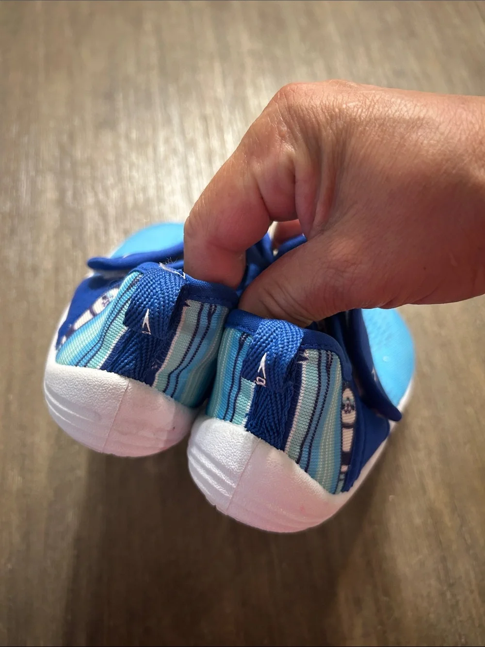 Speedo Kids Blue and Teal Hook-and-Loop Water Shoes, S. XL,11/12, Like New,